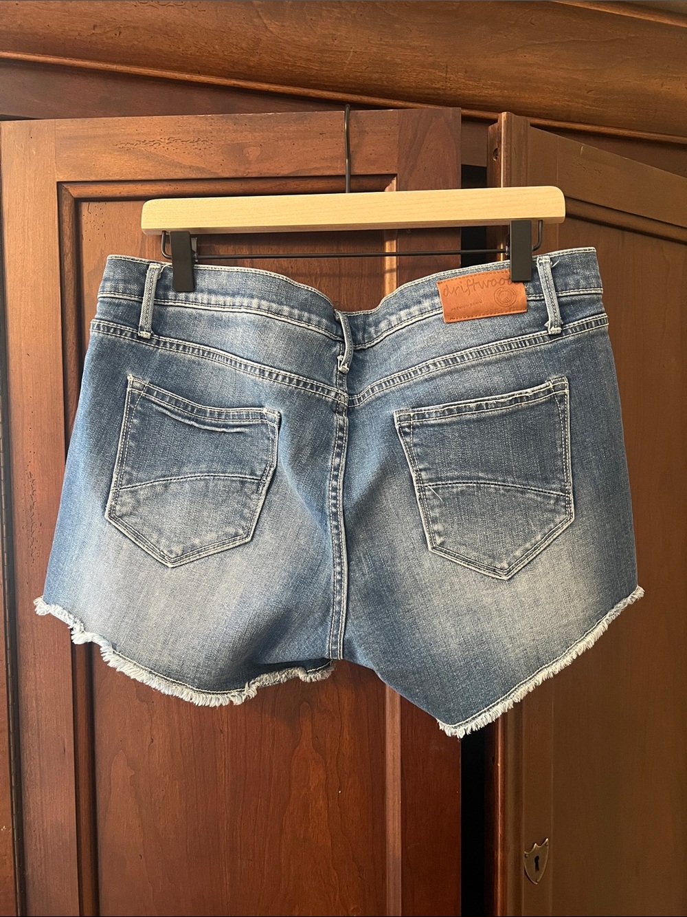 DRIFTWOOD Embroidered Shorts 32 - Picture 4 of 5